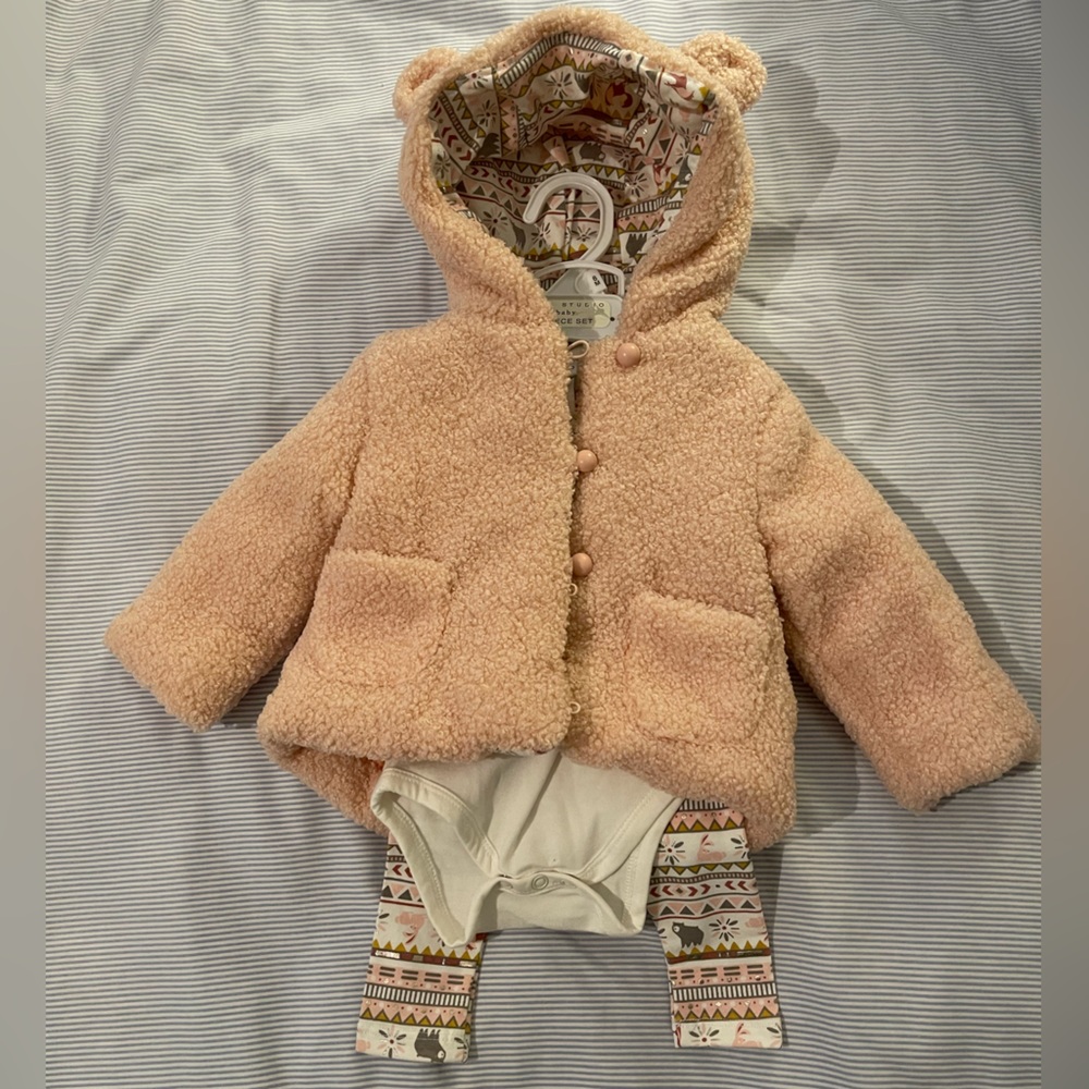 NEW babygirl 3 piece outfit. Max Studio brand. 3-6 month. Coat, leggings, onesie